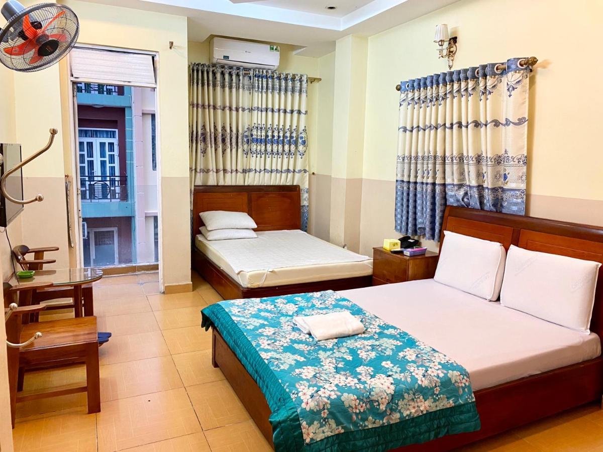 Ngoc Trinh Hotel Хошимин Екстериор снимка