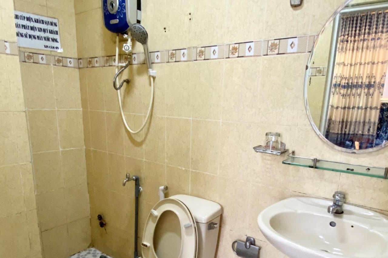 Ngoc Trinh Hotel Хошимин Екстериор снимка