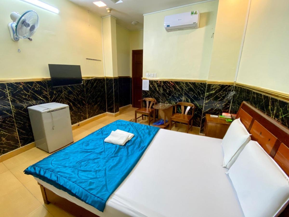 Ngoc Trinh Hotel Хошимин Екстериор снимка