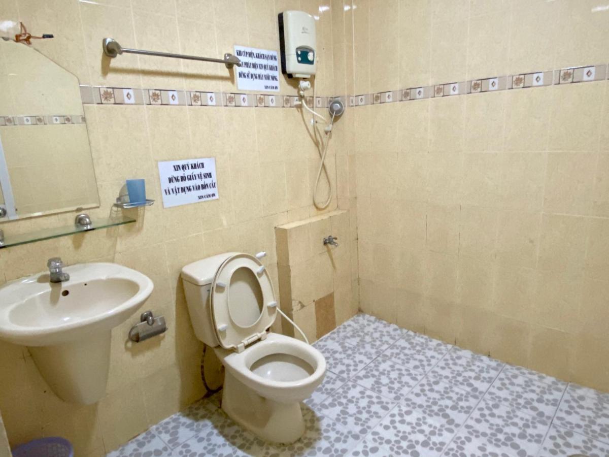 Ngoc Trinh Hotel Хошимин Екстериор снимка