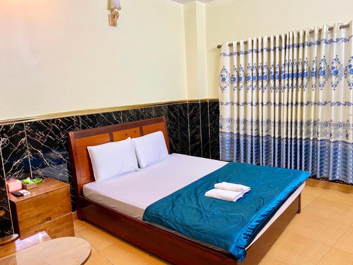 Ngoc Trinh Hotel Хошимин Екстериор снимка