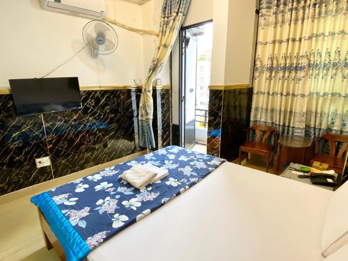 Ngoc Trinh Hotel Хошимин Екстериор снимка