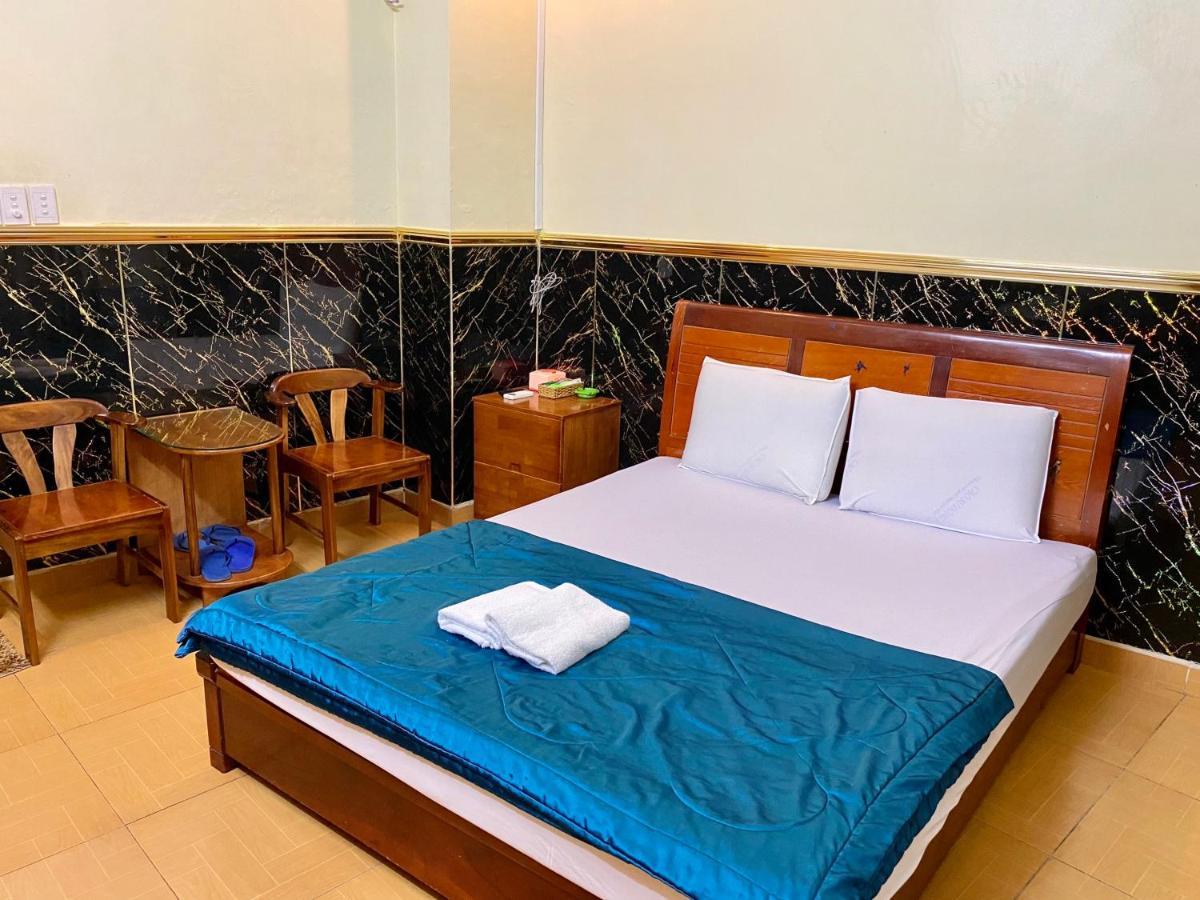 Ngoc Trinh Hotel Хошимин Екстериор снимка