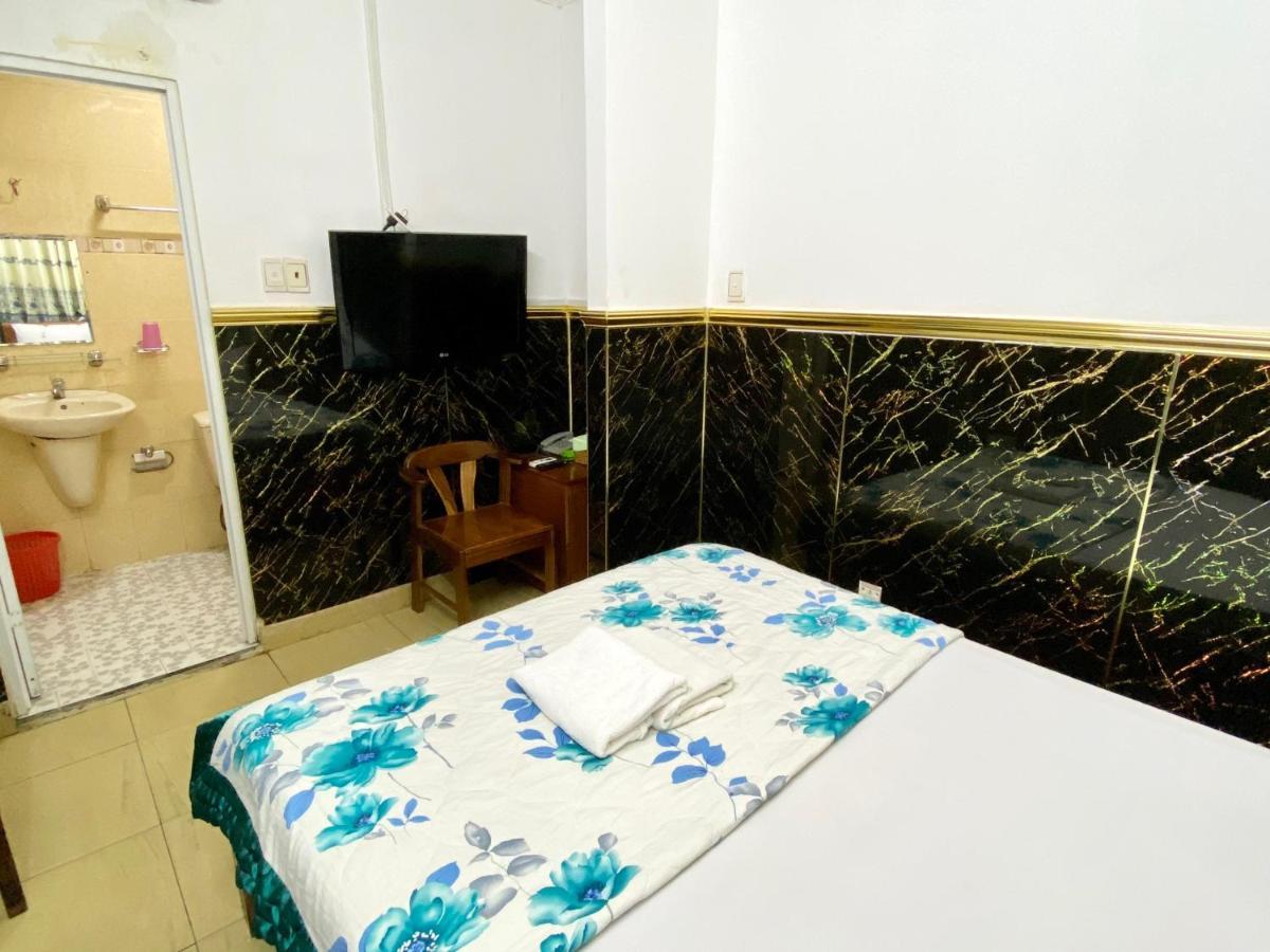 Ngoc Trinh Hotel Хошимин Екстериор снимка