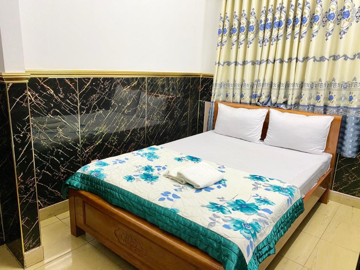Ngoc Trinh Hotel Хошимин Екстериор снимка