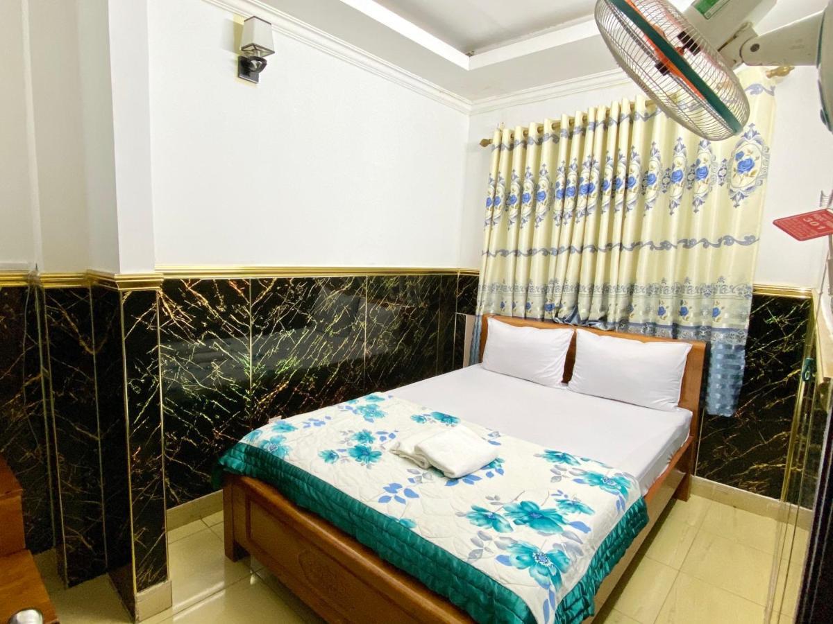 Ngoc Trinh Hotel Хошимин Екстериор снимка