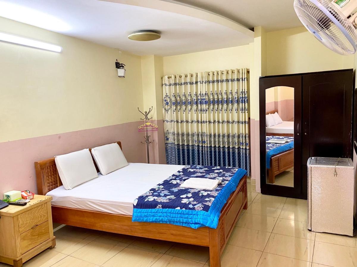 Ngoc Trinh Hotel Хошимин Екстериор снимка