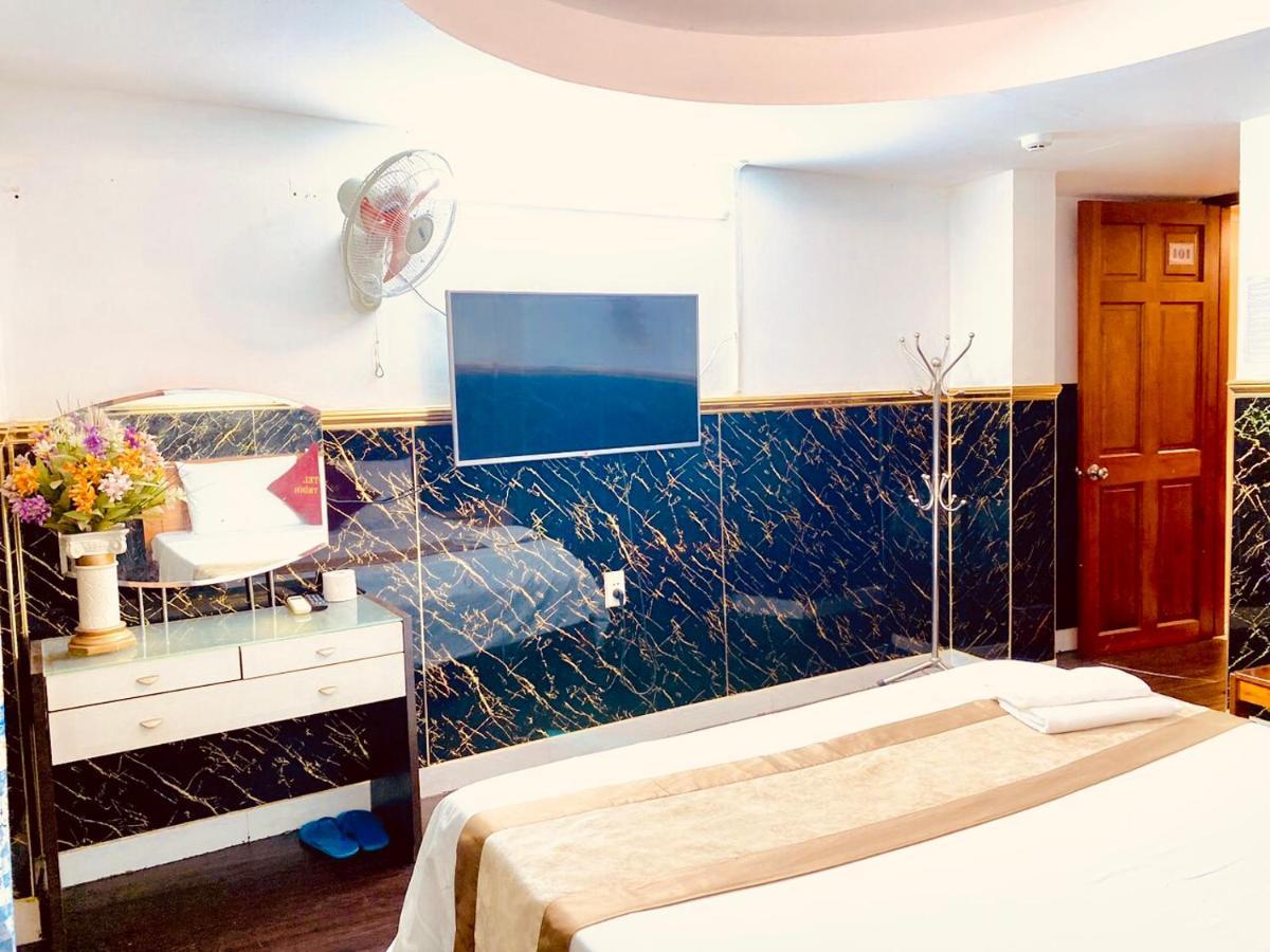 Ngoc Trinh Hotel Хошимин Екстериор снимка