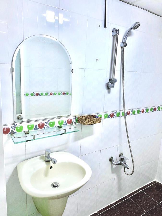 Ngoc Trinh Hotel Хошимин Екстериор снимка